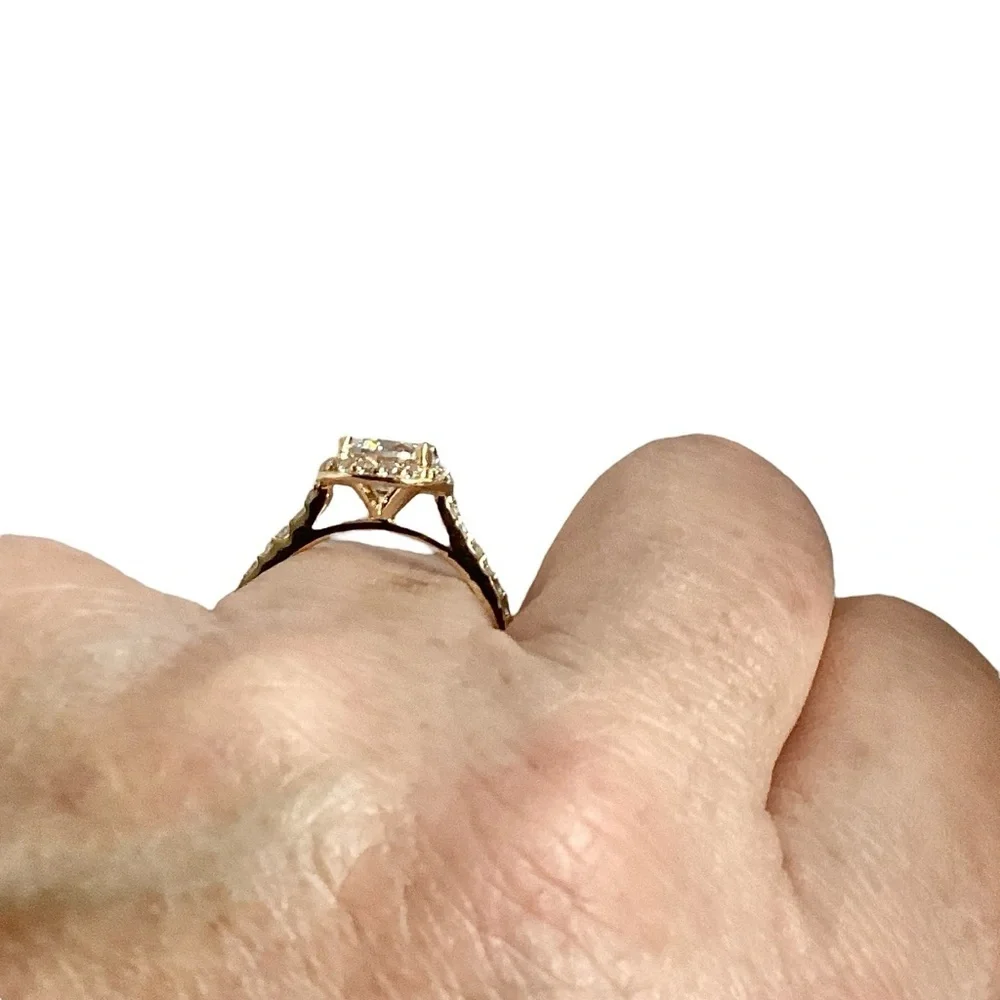 Round Clear Stone Set in Gold Tone Band Mini Side Stone Detailing Size 8.75